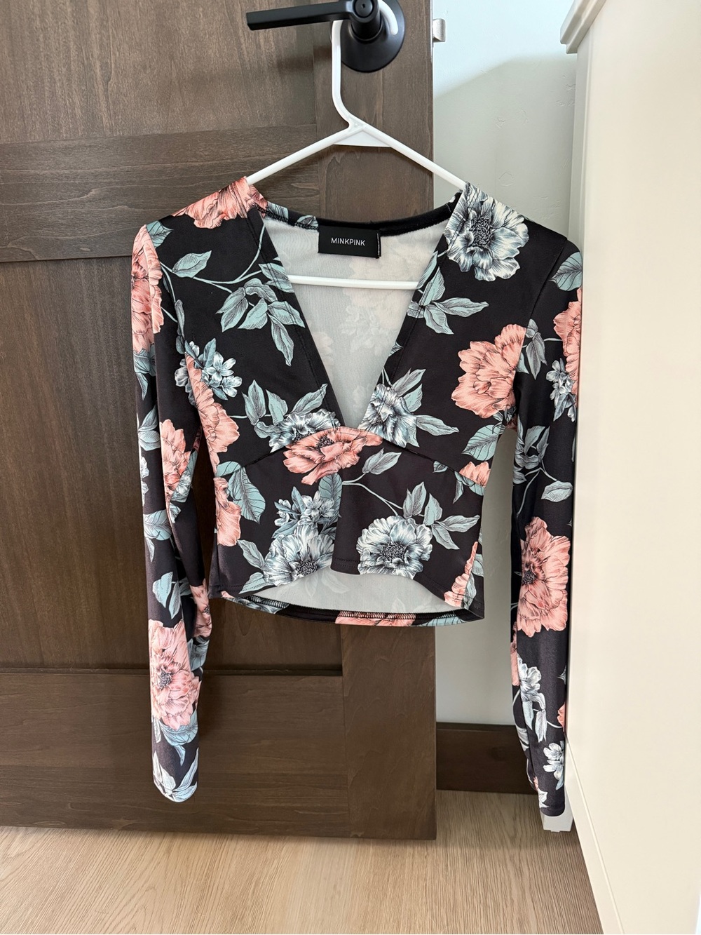 MINKPINK Revolve Velvet Plunge V-Neck Long Sleeve Crop Top Size Small